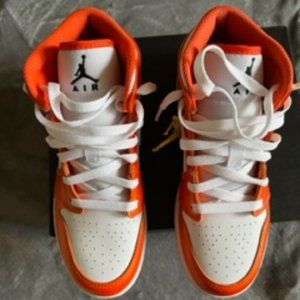 Kids orange jordan 1 mids (never worn)